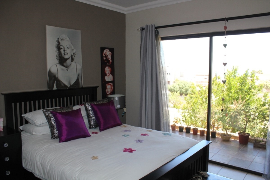 4 Bedroom Property for Sale in Myburgh Park Western Cape